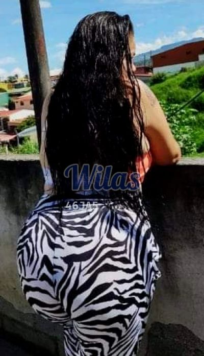 Fernanda, mujer que hace videollamadas y sexting