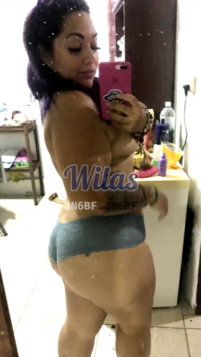 Mau, mujer que hace videollamadas y sexting