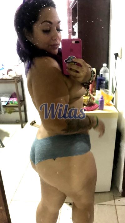 Mau, mujer que hace videollamadas y sexting