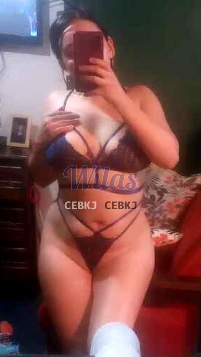 Gella Kitty 84268561, Mujer que hace videollamadas y sexting