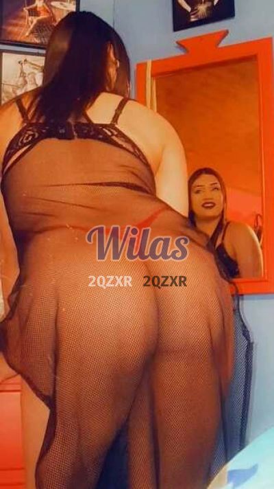 Kenly, Travesti en Cartago