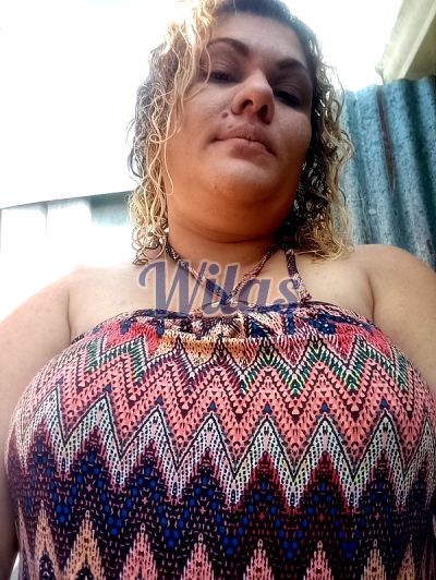 Natalia, mujer que hace videollamadas y sexting