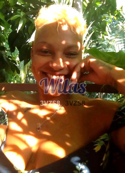 Sexi blak, Mujer que da masajes eróticos en Quepos