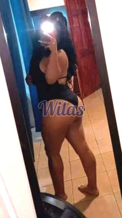 Diana, mujer que hace videollamadas y sexting