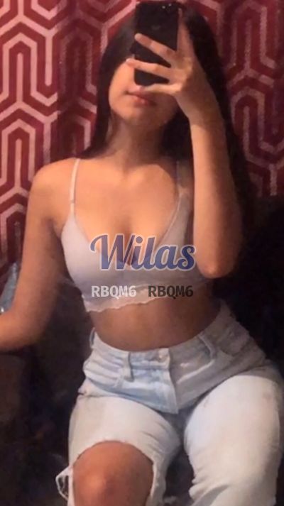 Sofi, mujer que hace videollamadas y sexting