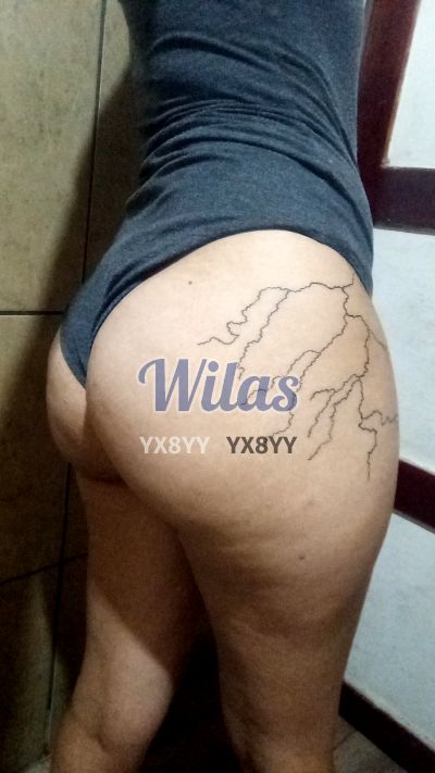 Aisha, mujer que hace videollamadas y sexting