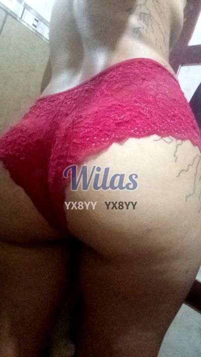 Aisha, mujer que hace videollamadas y sexting