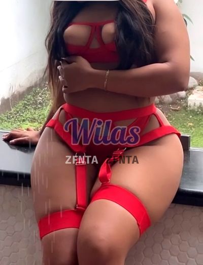 Mía 70596473, escort en Flores