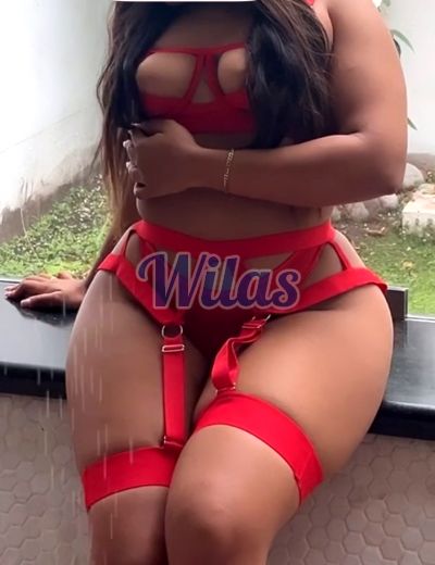 Mía 70596473, escort en Flores