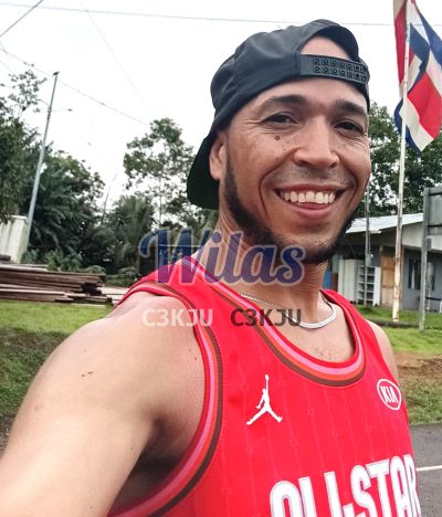 Jhon, hombre en San José de Alajuela