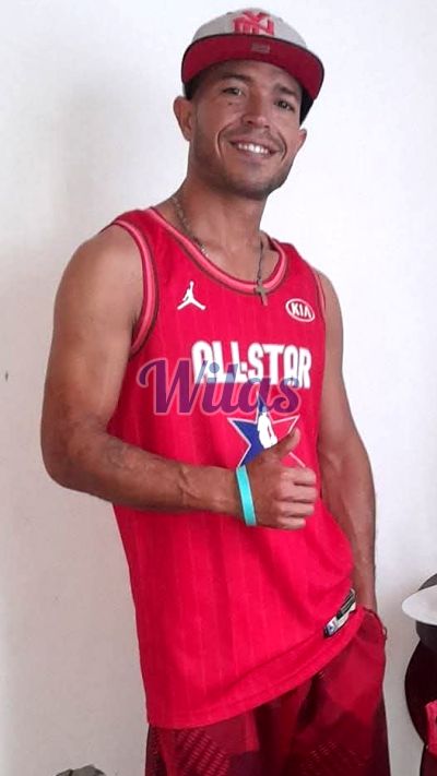 Jhon, hombre en San José de Alajuela
