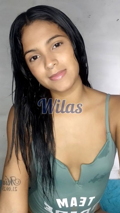 Emma, mujer que hace videollamadas y sexting