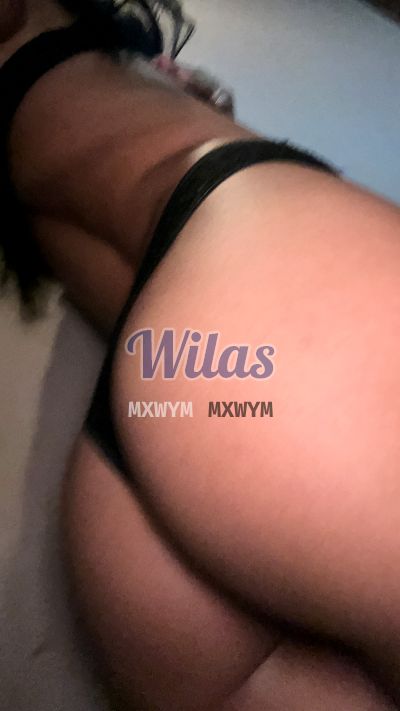 Emma, mujer que hace videollamadas y sexting