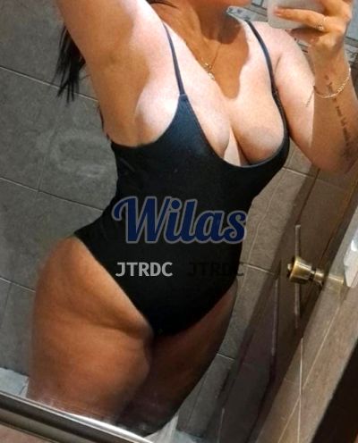 Mía, mujer que hace videollamadas y sexting