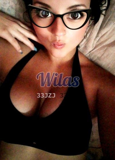 Luna 70084621, mujer que hace videollamadas y sexting