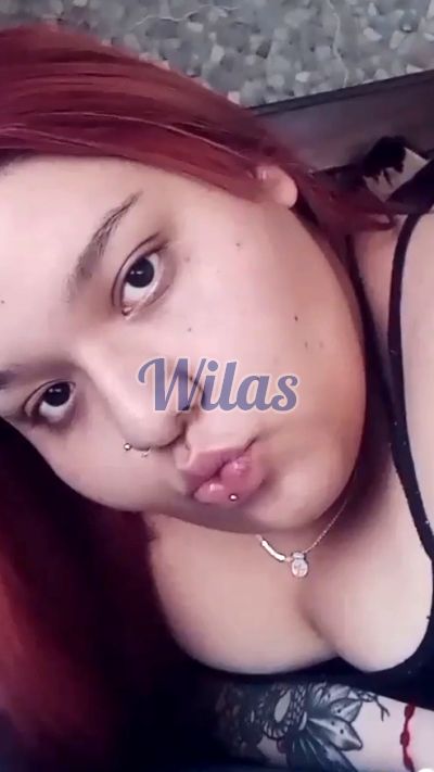 Ac 61270274, mujer que hace videollamadas y sexting