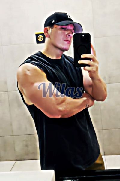 Gigolo, hombre en San José