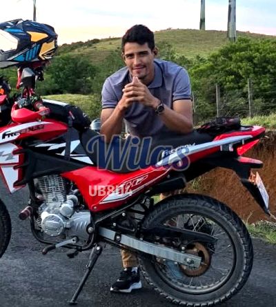 Carlos 63877945, hombre en Liberia